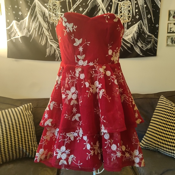 Red Dress - Picture 3 of 4